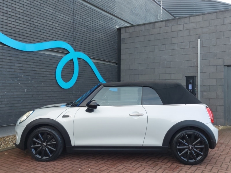 Used MINI Convertible 2017 for sale - 76983206: Photo 4