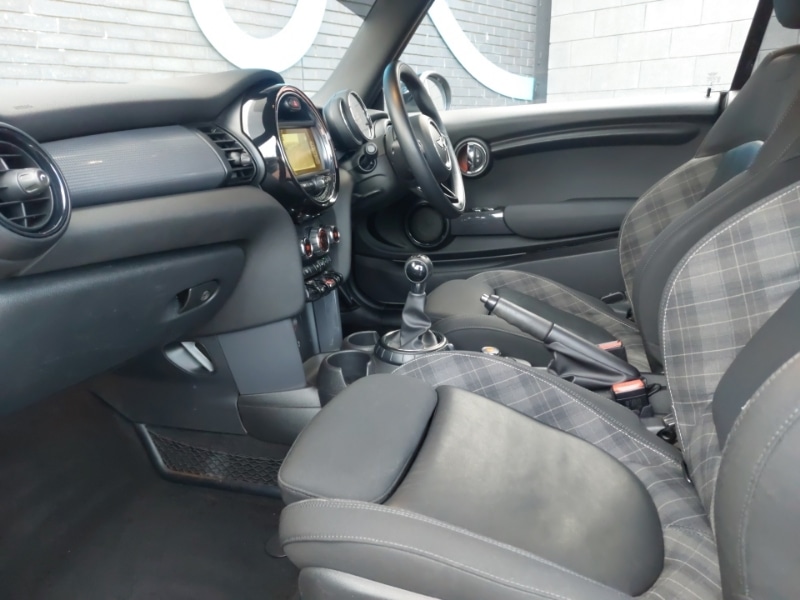 Used MINI Convertible 2017 for sale - 76983206: Photo 5