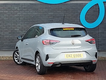Used Renault Clio 2024 for sale - 77623634: Photo