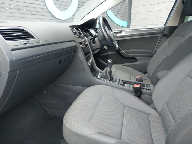 Used Volkswagen Golf 2019 for sale - 77338048: Photo 5