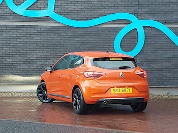 Used Renault Clio 2022 for sale - 76418852: Photo