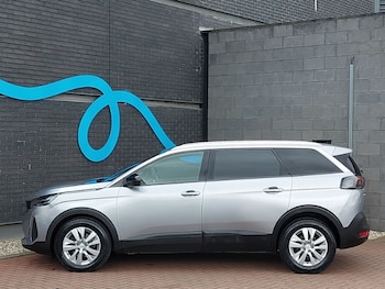 Used Peugeot 5008 2023 for sale - 78952877: Photo