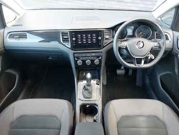 Used Volkswagen Golf SV 2019 for sale - 76951600: Photo