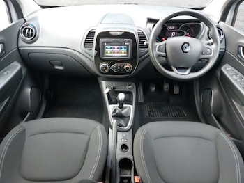 Used Renault Captur 2019 for sale - 77114887: Photo