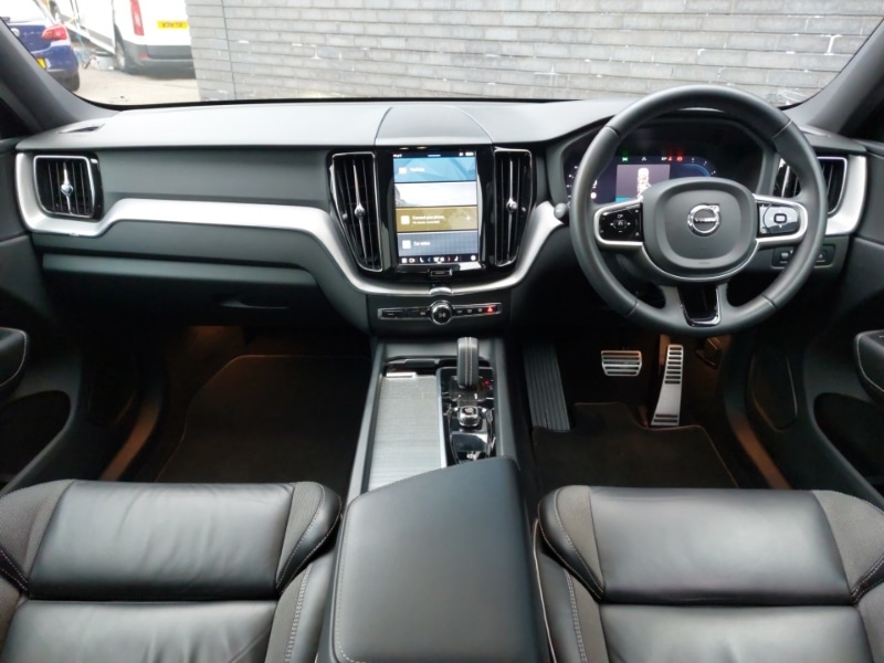 Used Volvo XC60 2022 for sale - 76880323: Photo 2