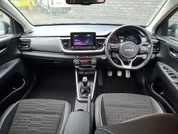 Used Kia Stonic 2021 for sale - 79343438: Photo