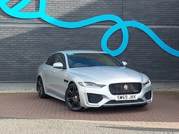 Used Jaguar XE 2020 for sale - 76526422: Photo