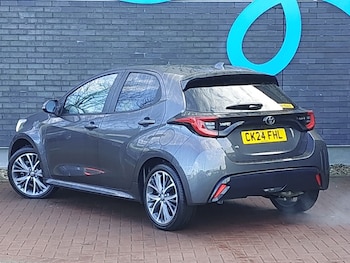 Used Toyota Yaris 2024 for sale - 79546412: Photo