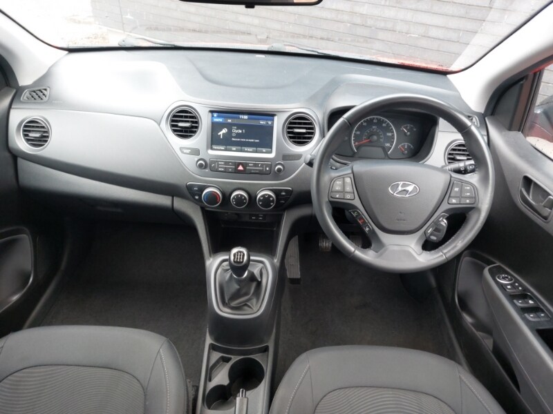 Used Hyundai i10 2019 for sale - 77678031: Photo 2