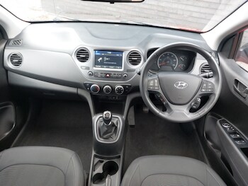 Used Hyundai i10 2019 for sale - 77678031: Photo