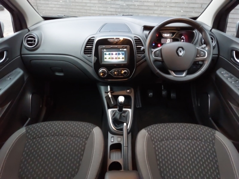 Used Renault Captur 2018 for sale - 76498301: Photo 2