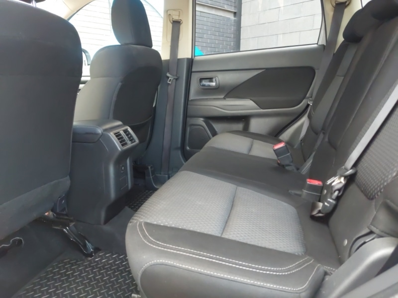 Used Mitsubishi Outlander 2018 for sale - 76925283: Photo 6