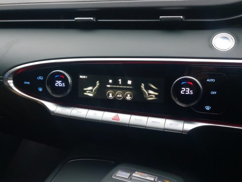 Used Genesis GV70 2023 for sale - 76880343: Photo 17