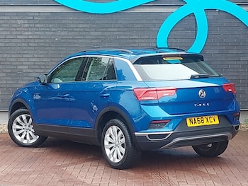 Used Volkswagen T-Roc 2018 for sale - 76150480: Photo