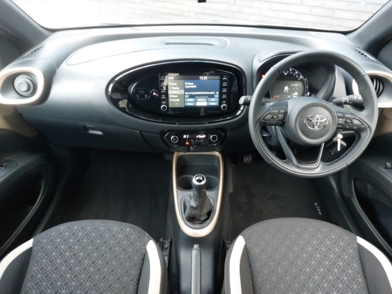 Used Toyota Aygo X 2022 for sale - 76951598: Photo 2