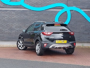 Used Kia Stonic 2023 for sale - 76160534: Photo