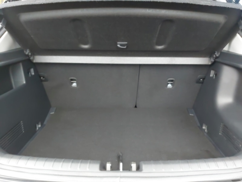 Used Kia Stonic 2023 for sale - 76160534: Photo 8