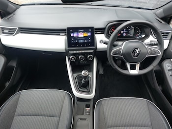 Used Renault Clio 2023 for sale - 79020655: Photo