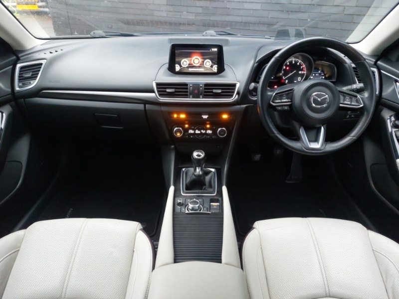 Used Mazda Mazda3 2018 for sale - 77173915: Photo 2