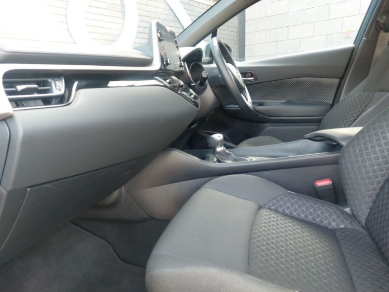 Used Toyota C-HR 2023 for sale - 77975026: Photo 5