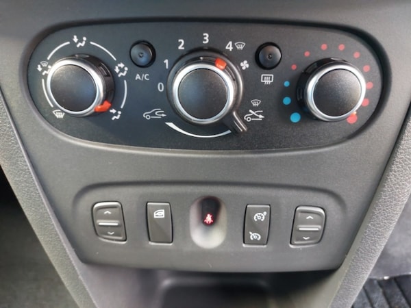 Used Dacia Sandero Stepway 2020 for sale - 76233327: Photo 17