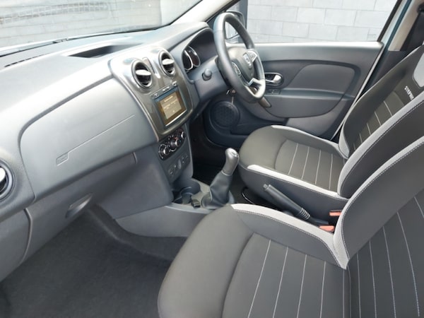 Used Dacia Sandero Stepway 2020 for sale - 76233327: Photo 5