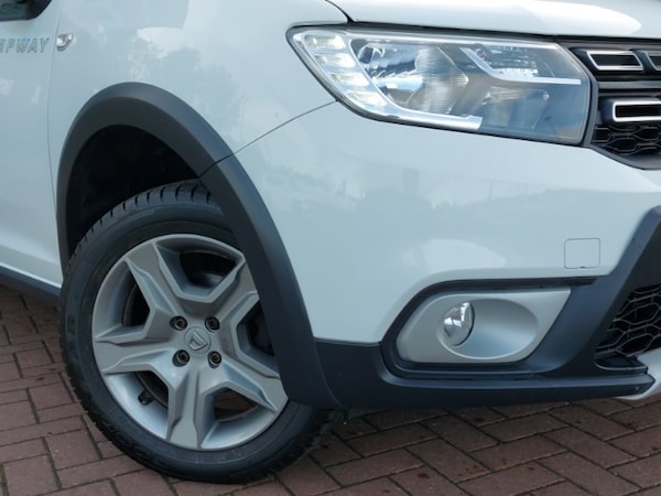Used Dacia Sandero Stepway 2020 for sale - 76233327: Photo 9