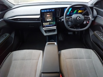 Used Renault Scenic E-Tech 2024 for sale - 77299861: Photo