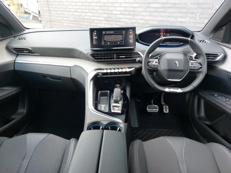 Used Peugeot 3008 2023 for sale - 76134942: Photo 2