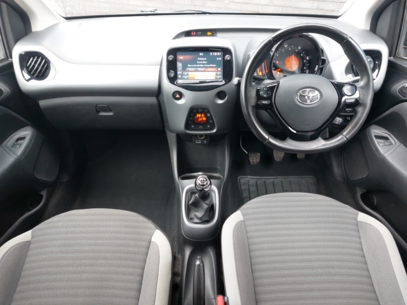 Used Toyota AYGO 2019 for sale - 76644005: Photo 2