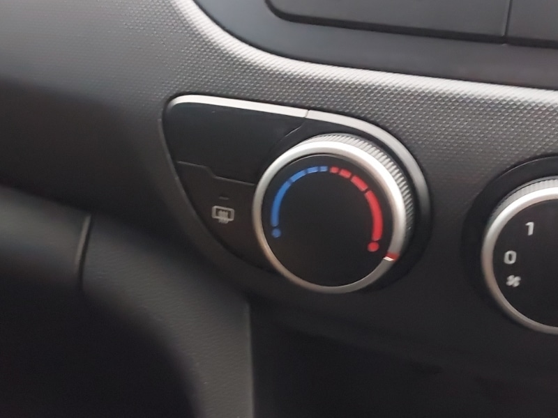 Used Hyundai i10 2018 for sale - 77004320: Photo 14