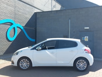 Used Peugeot 208 2017 for sale - 78478075: Photo