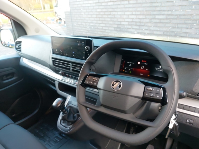 Used Vauxhall Vivaro 2024 for sale - 76736880: Photo 2
