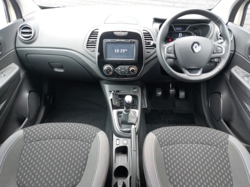 Used Renault Captur 2018 for sale - 77999766: Photo 2