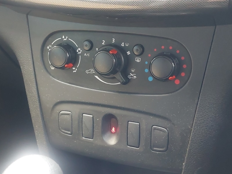 Used Dacia Sandero Stepway 2017 for sale - 77933406: Photo 17