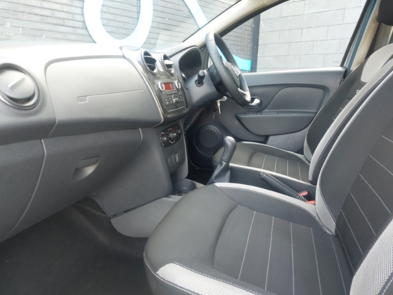 Used Dacia Sandero Stepway 2017 for sale - 77933406: Photo 5