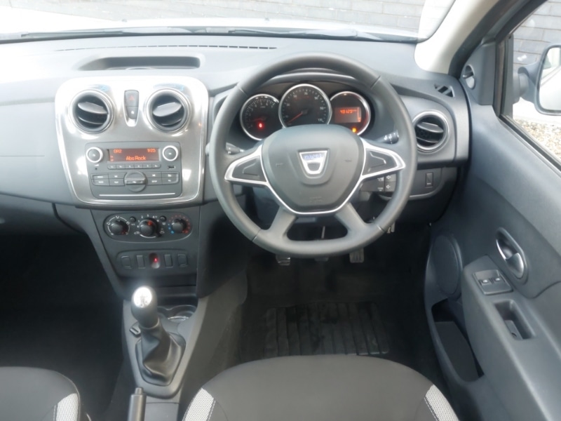 Used Dacia Sandero Stepway 2017 for sale - 77933406: Photo 7