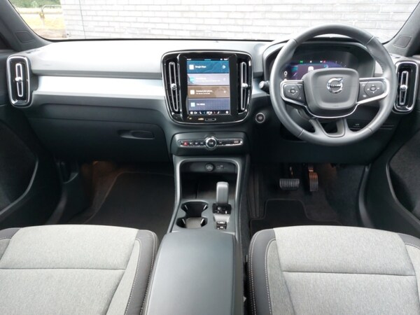 Used Volvo XC40 2024 for sale - 75706633: Photo 2