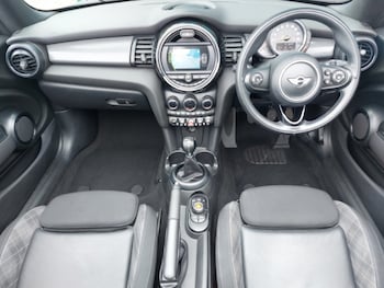 Used MINI Convertible 2018 for sale - 75518900: Photo