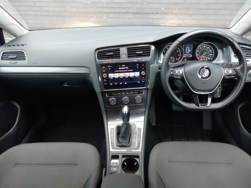 Used Volkswagen Golf 2017 for sale - 76213254: Photo 2