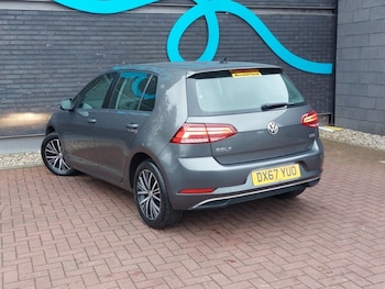 Used Volkswagen Golf 2017 for sale - 76213254: Photo 3
