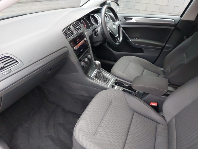 Used Volkswagen Golf 2017 for sale - 76213254: Photo 5