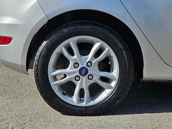 Used Ford Fiesta 2015 for sale - 77878306: Photo