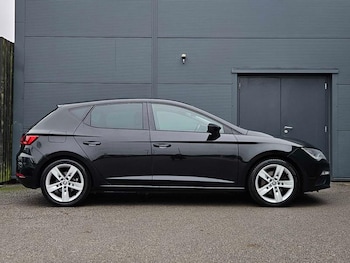 Used SEAT Leon 2017 for sale - 77106548: Photo