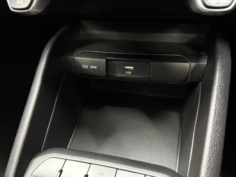 Used Kia Stonic 2020 for sale - 76922494: Photo 14