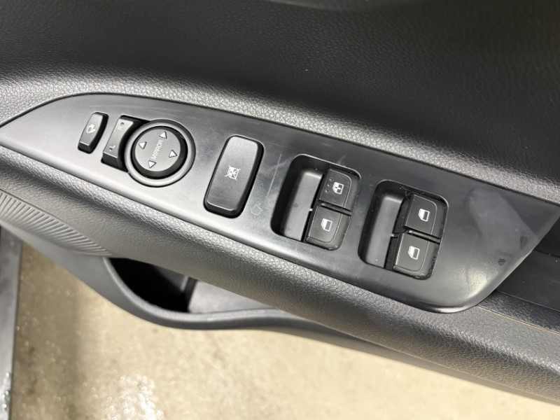 Used Kia Stonic 2020 for sale - 76922494: Photo 23