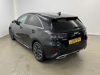 Used Kia Ceed 2025 for sale - 76922426: Photo