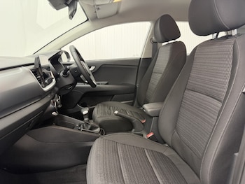 Used Kia Stonic 2025 for sale - 79101991: Photo