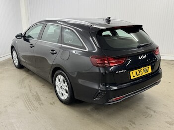 Used Kia Ceed 2025 for sale - 77459854: Photo