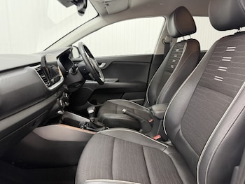 Used Kia Stonic 2023 for sale - 79548313: Photo